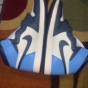 Jordan 1 Retro High Obsidian UNC